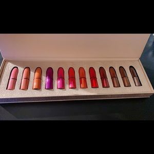 MAC SNOWBALL LIPSTICK SET，BRAND New Set of 12